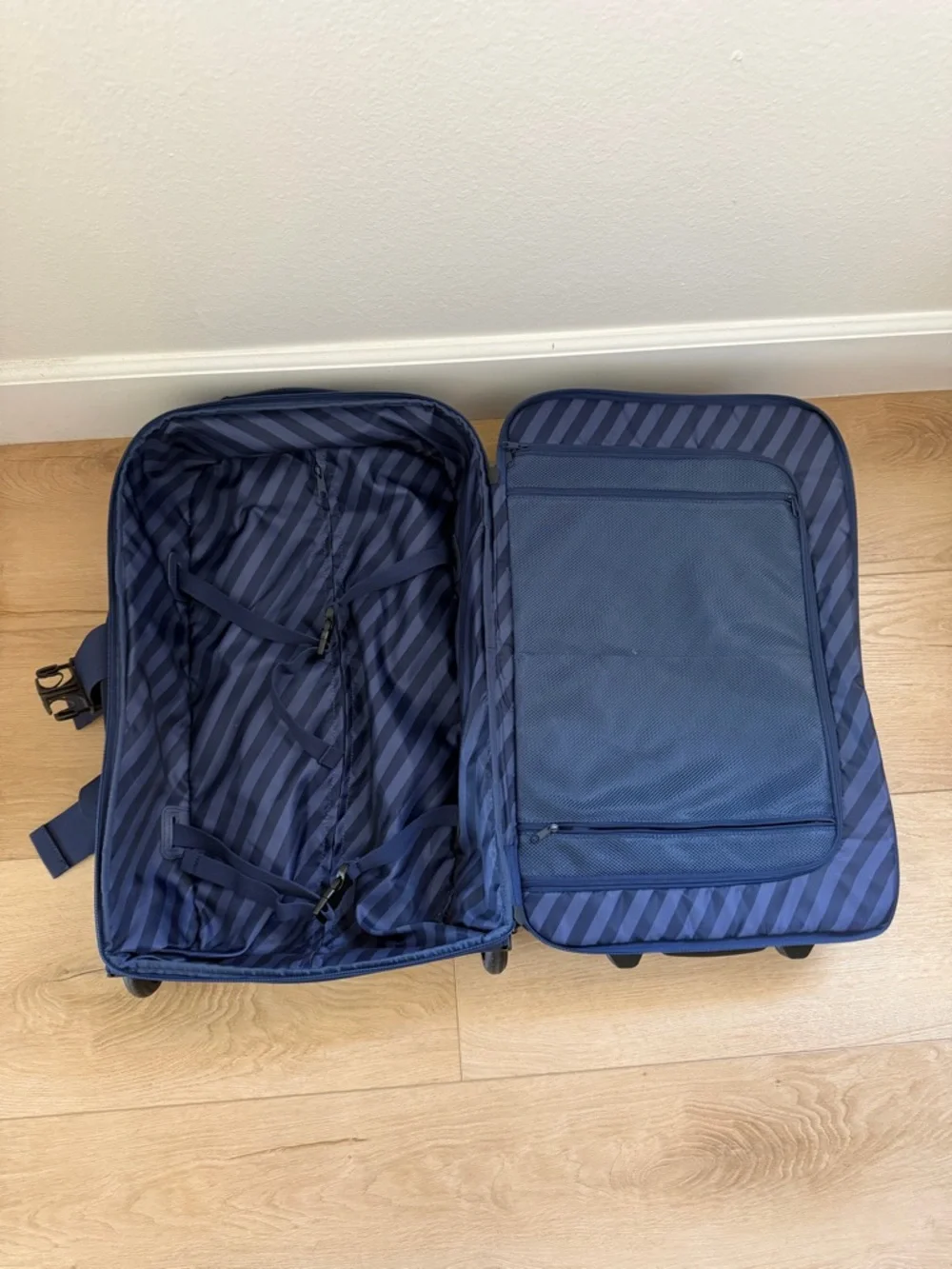 Milesto STLAKT Soft Carry On Luggage.